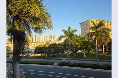 300  Layne Blvd, Unit #301, Hallandale Beach, FL 33009 - Photo 3