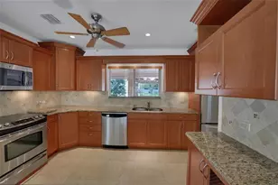 2725 SE 5th Ct, Pompano Beach, FL 33062 - Photo 9