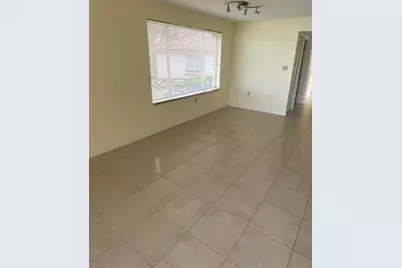 12104  Glenmoor Dr, Unit #12104, West Palm Beach, FL 33409 - Photo 5