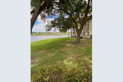 12104  Glenmoor Dr, Unit #12104, West Palm Beach, FL 33409 - Photo 15