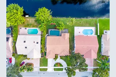 1120 NW 100th Way, Plantation, FL 33322 - Photo 57