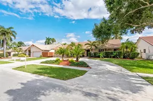 1120 NW 100th Way, Plantation, FL 33322 - Photo 3