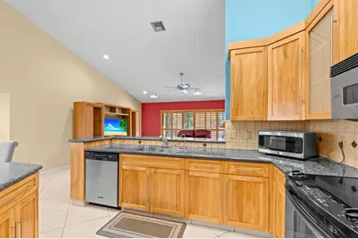 1120 NW 100th Way, Plantation, FL 33322 - Photo 21