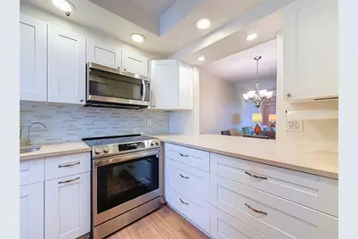 2050 NE 39th St, Unit #110, Lighthouse Point, FL 33064 - Photo 5