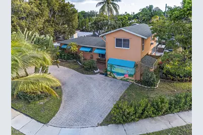 40 SW 9th Ct, Pompano Beach, FL 33060 - Photo 3