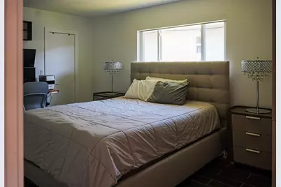 1017  Lincoln St, Hollywood, FL 33019 - Photo 9