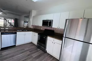 12113 SW 2nd St, Pembroke Pines, FL 33025 - Photo 3