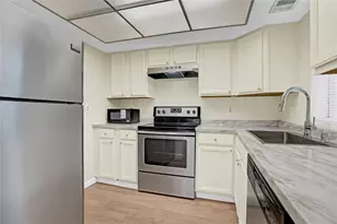 1560 SE Royal Green Cir Unit #S 103, Port Saint Lucie, FL 34952 - Photo 3