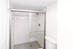 550 NE 21st Ave, Deerfield Beach, FL 33441 - Photo 11