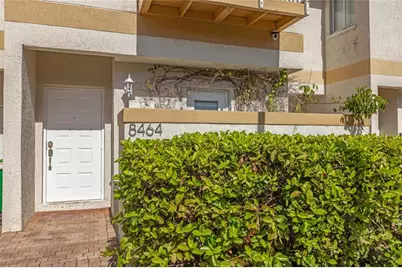 8464  Lagos De Campo Blvd, Tamarac, FL 33321 - Photo 31