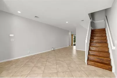 8464  Lagos De Campo Blvd, Tamarac, FL 33321 - Photo 5