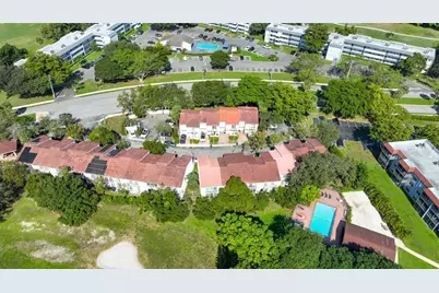 8464  Lagos De Campo Blvd, Tamarac, FL 33321 - Photo 35