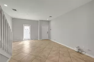 8464 Lagos De Campo Blvd, Tamarac, FL 33321 - Photo 7