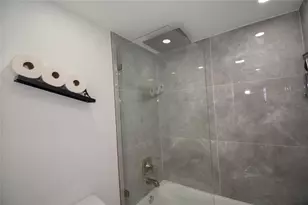 20301 W Country Club Dr Unit, Aventura, FL 33180 - Photo 25