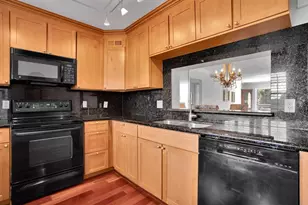 2002 Granada Dr, Coconut Creek, FL 33066 - Photo 3