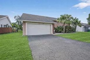 10120 Sheridan St, Pembroke Pines, FL 33026 - Photo 3