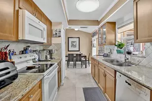 10120 Sheridan St, Pembroke Pines, FL 33026 - Photo 19