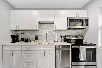 305  Hibiscus Ave, Pompano Beach, FL 33062 - Photo 17