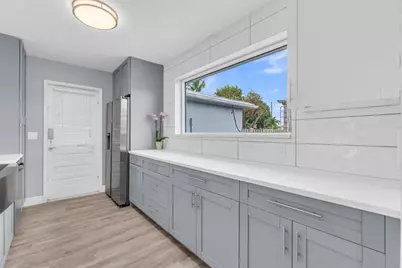 2445  Edgewater Dr, West Palm Beach, FL 33406 - Photo 9