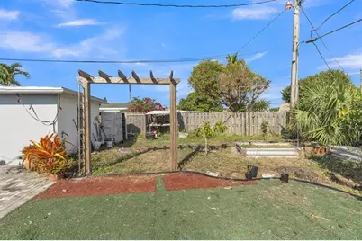 2445  Edgewater Dr, West Palm Beach, FL 33406 - Photo 41