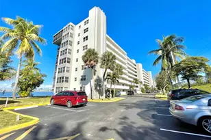 1175 NE Miami Gardens Dr, Miami, FL 33179 - Photo 29