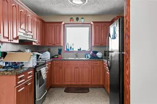 3446 NW 17th St, Miami, FL 33125 - Photo 5