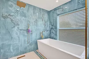 701 NE 164th St, Miami, FL 33162 - Photo 27