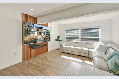 701 NE 164th St, Miami, FL 33162 - Photo 11