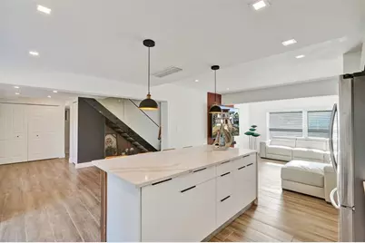 701 NE 164th St, Miami, FL 33162 - Photo 9