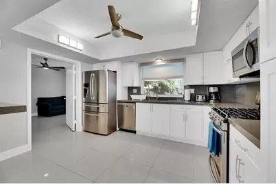 9611 NW 3rd St, Pembroke Pines, FL 33024 - Photo 9