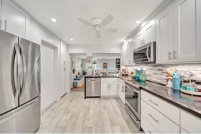 2611 NE 53rd St, Lighthouse Point, FL 33064 - Photo 17