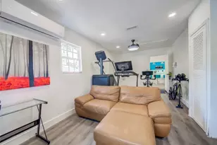 250 NE 27th Ct, Boca Raton, FL 33431 - Photo 21