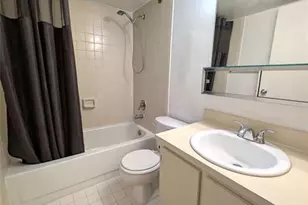 1740 NW North River Dr Unit, Miami, FL 33125 - Photo 13