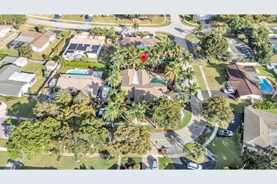 980 SW 70th Ave, Plantation, FL 33317 - Photo 5