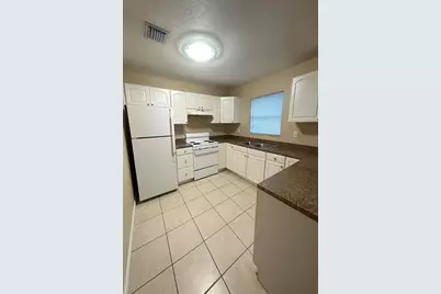 734 NW 13th Ter, Fort Lauderdale, FL 33311 - Photo 5