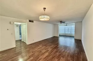 2821 Somerset Dr, Lauderdale Lakes, FL 33311 - Photo 7