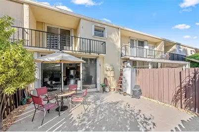 2212 NE 7th St, Hallandale Beach, FL 33009 - Photo 23