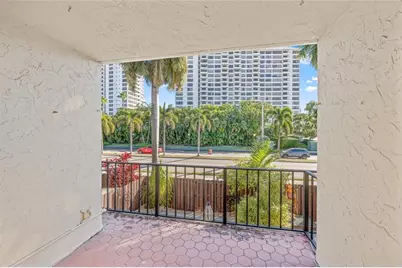 2212 NE 7th St, Hallandale Beach, FL 33009 - Photo 19