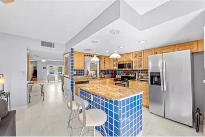 2212 NE 7th St, Hallandale Beach, FL 33009 - Photo 9