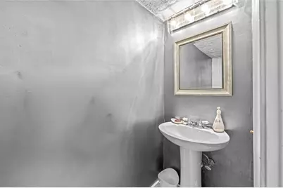 2212 NE 7th St, Hallandale Beach, FL 33009 - Photo 7