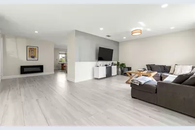 112 NW Gardener St, Boca Raton, FL 33432 - Photo 9