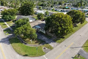 9370 NW 25th Ct, Sunrise, FL 33322 - Photo 45