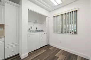 370 Fairway Cir, Weston, FL 33326 - Photo 19