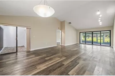 370  Fairway Circle, Unit #13, Weston, FL 33326 - Photo 5