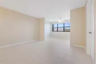 10101 Sunrise Lakes Blvd, Sunrise, FL 33322 - Photo 13