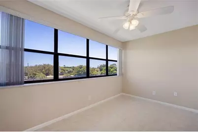 10101  Sunrise Lakes Blvd, Unit #410, Sunrise, FL 33322 - Photo 17