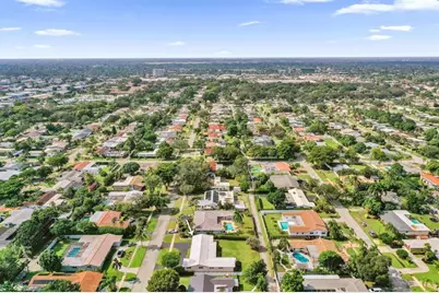 5011  Madison St, Hollywood, FL 33021 - Photo 15