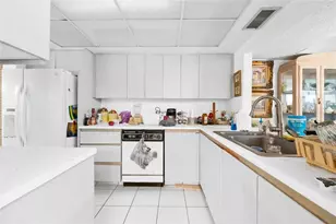 5640 Santiago Cir, Boca Raton, FL 33433 - Photo 7