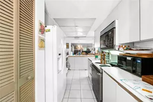 5640 Santiago Cir, Boca Raton, FL 33433 - Photo 9