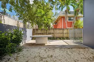 421 SW 9th St, Miami, FL 33130 - Photo 15